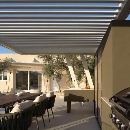 Βίλα Idunu Villa, With Heated Pool & Serene Seclusion, By Thinkvilla Ρούμελη