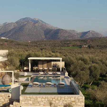 Idunu Villa, With Heated Pool & Serene Seclusion, By Thinkvilla Ρούμελη